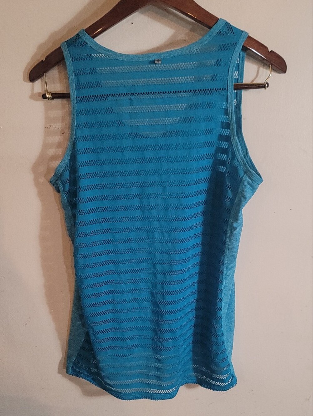 Women’s Performance Mesh-Back Tank Top - Blue - Picture 3 of 3